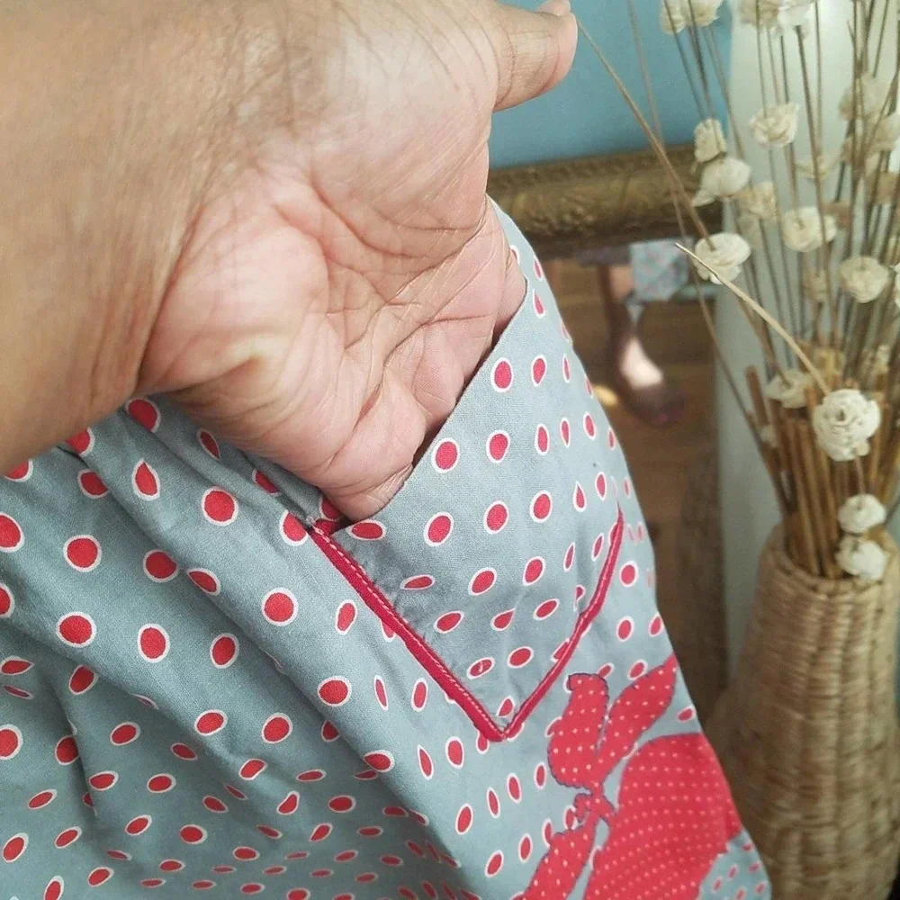Vintage Apron | Gray & Red Apple Tie-Up Apron